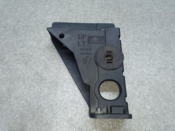 Крепление радиатора лев. CHRYSLER 200 14-16