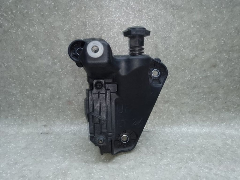 68247 259AA | Крепление радиатора лев. CHRYSLER 200 14-16