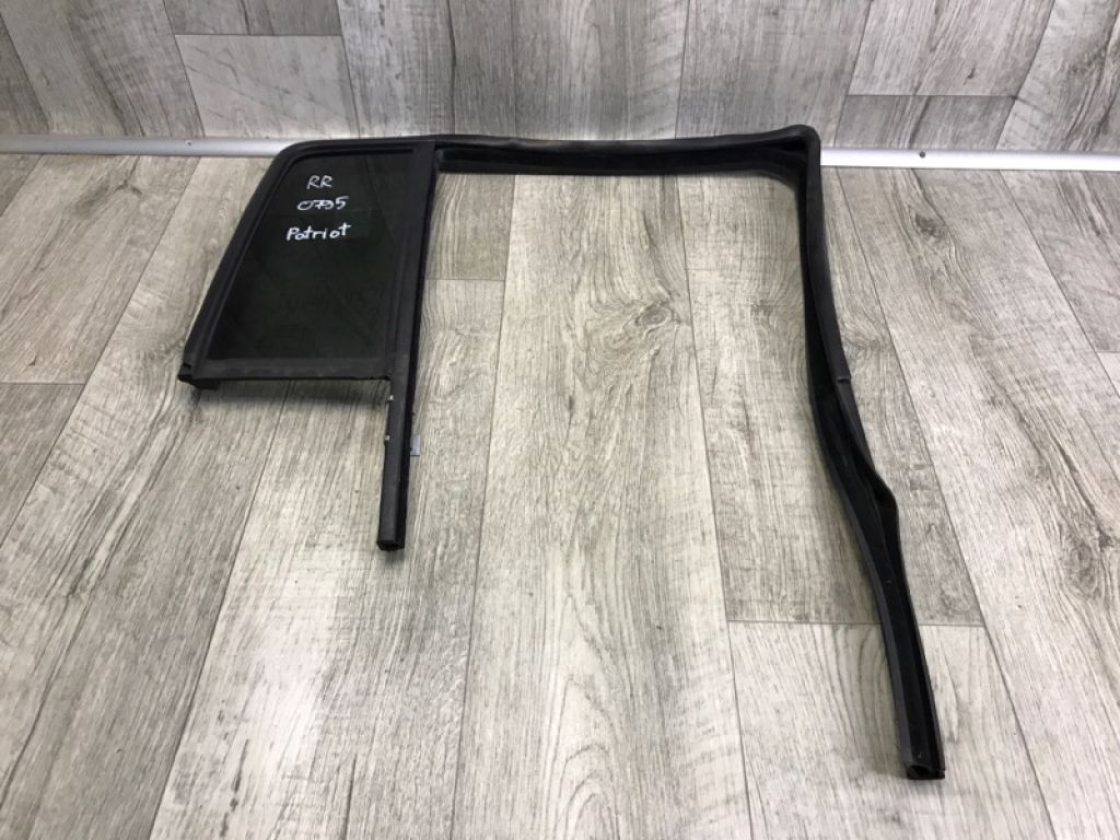 5067772AD | Стекло двери глухое задн. прав. JEEP PATRIOT 10-17