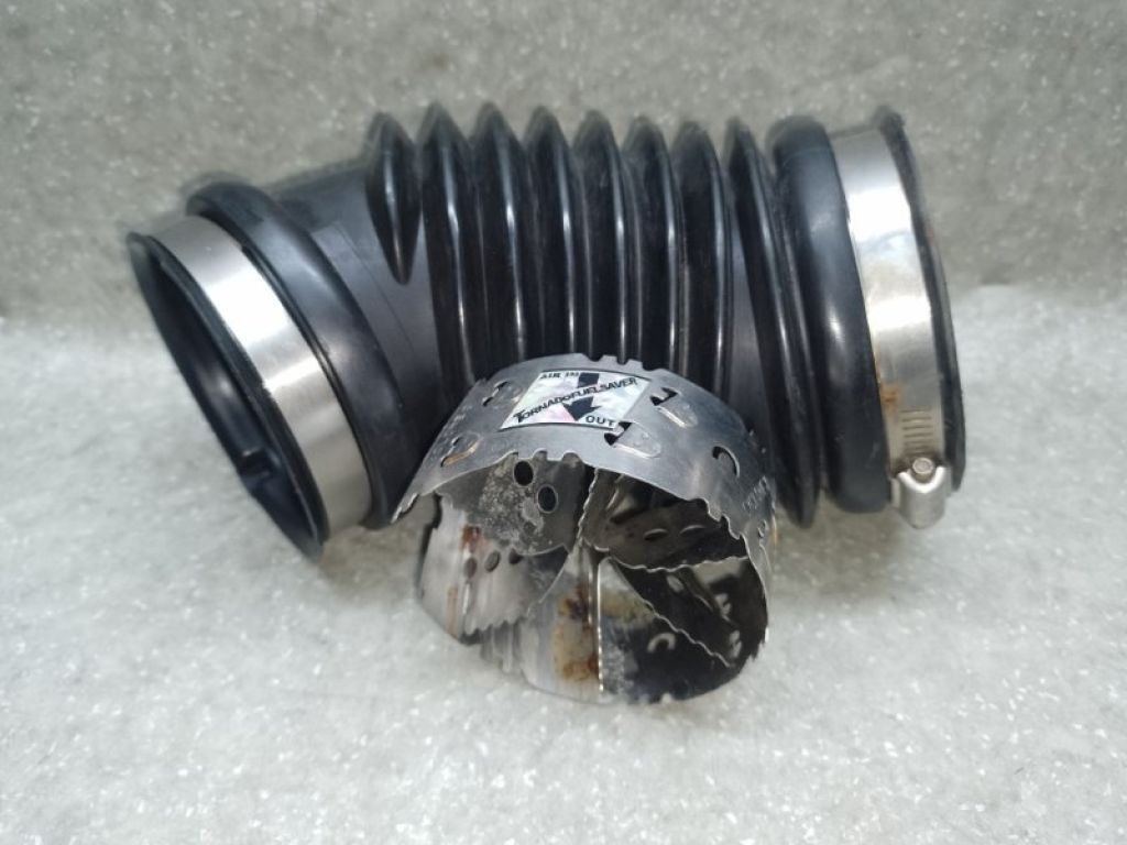 15088285 | Патрубок воздушного фильтра HUMMER H3 05-10 - Фото 2