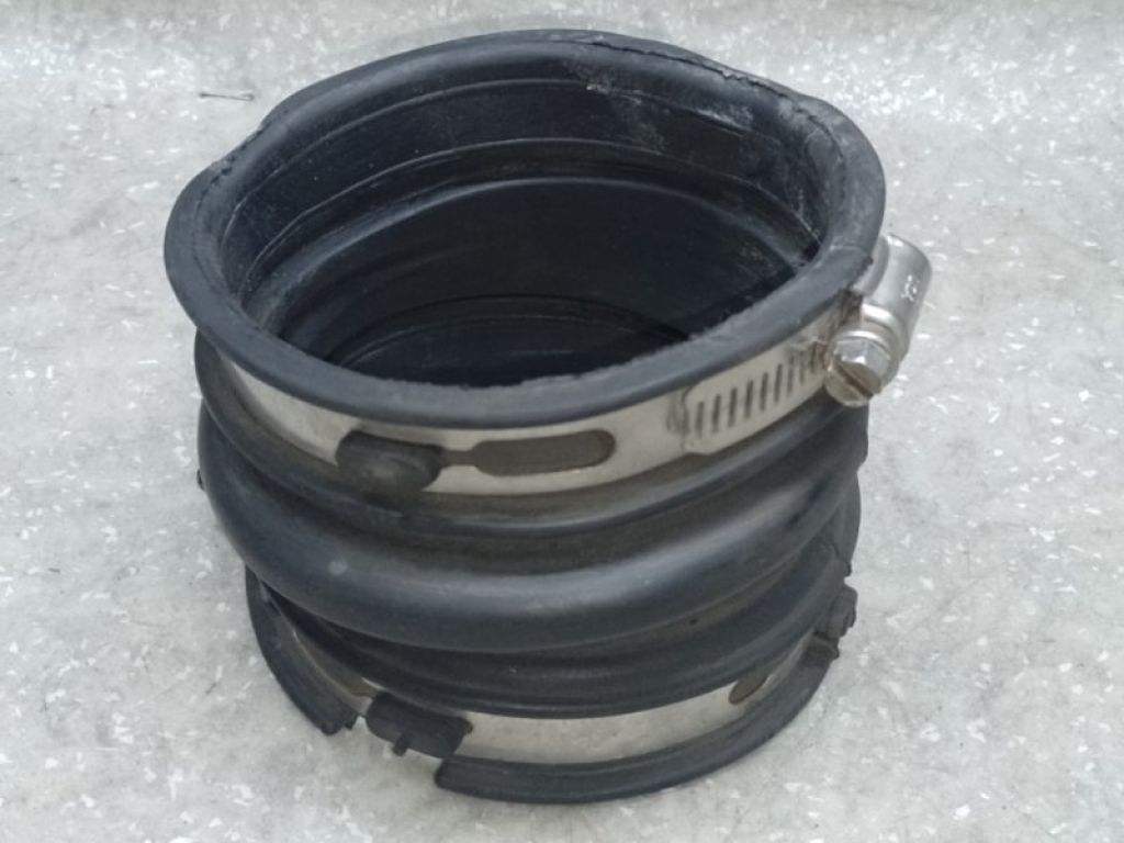 15202417 | Патрубок воздушного фильтра HUMMER H3 05-10