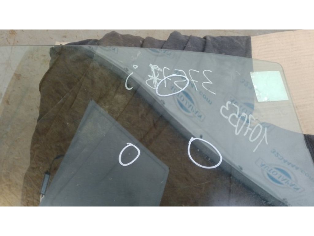 BAN6-72-511 | Стекло двери задн. прав. MAZDA 3 BK 03-08 - Фото 4