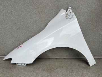 Крыло переднее лев. CHRYSLER 200 14-16