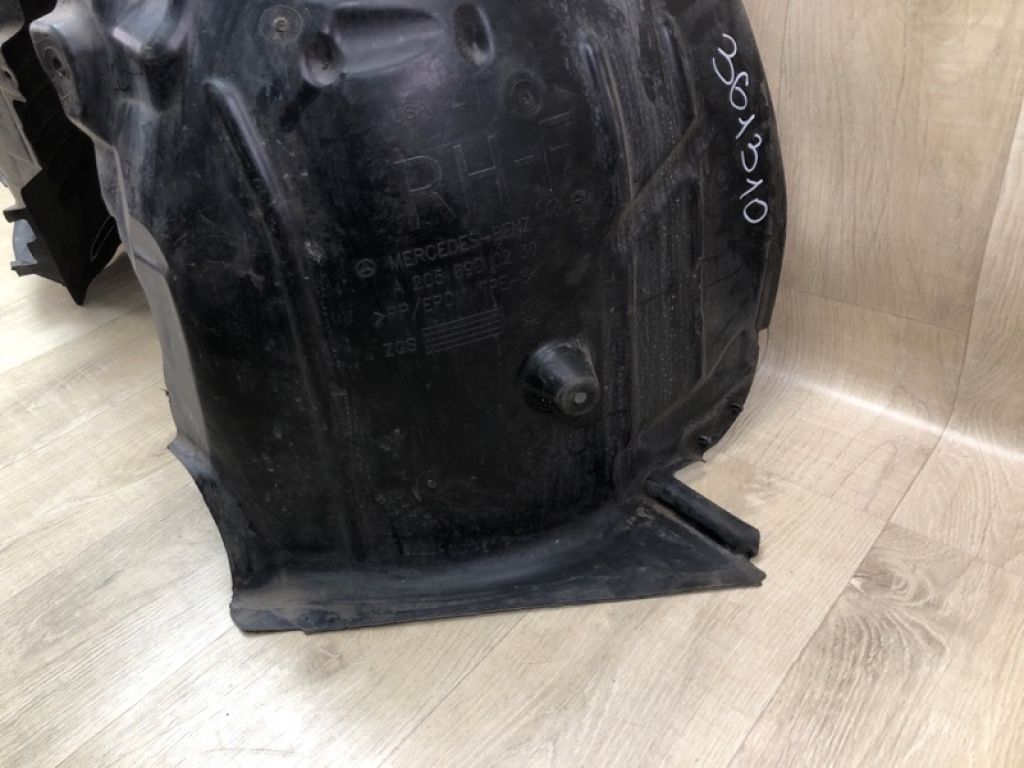 A2056903401 | Підкрилок передн. прав. MERCEDES C-CLASS W205 16-21 - Фото 4