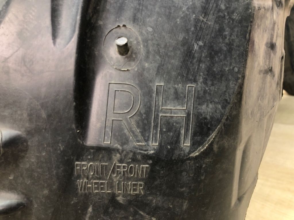 A2056903401 | Підкрилок передн. прав. MERCEDES C-CLASS W205 16-21 - Фото 6