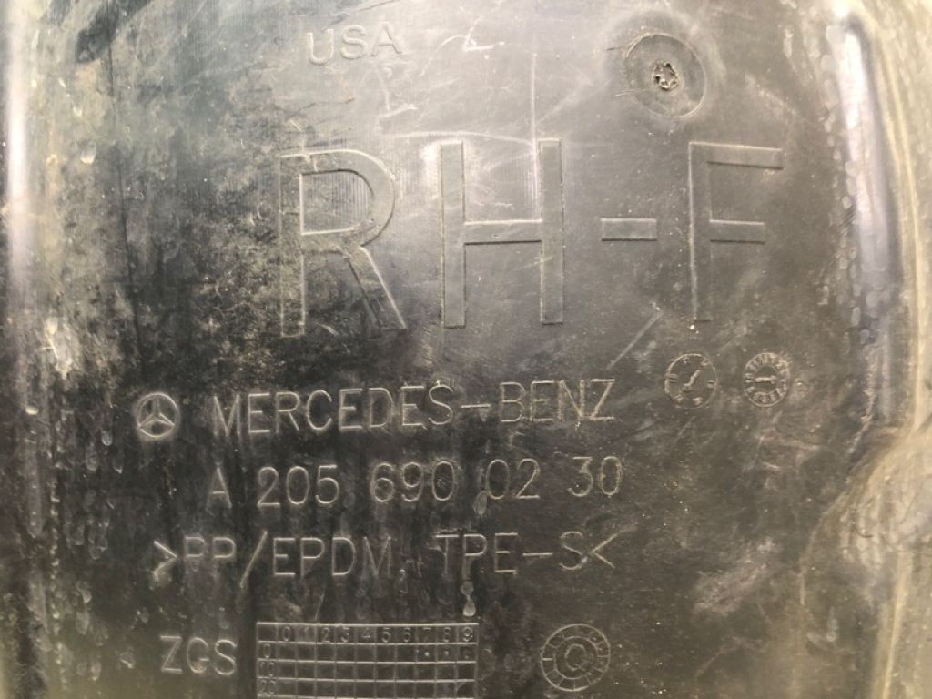 A2056903401 | Підкрилок передн. прав. MERCEDES C-CLASS W205 16-21 - Фото 8