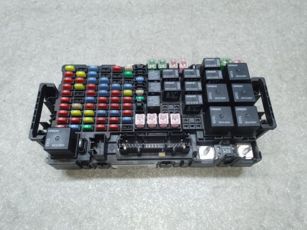 25796965 | Блок предохранителей моторный отсек HUMMER H3 05-10