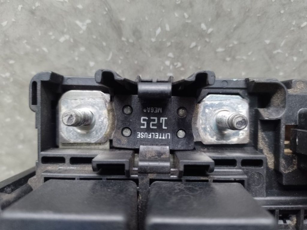 25796965 | Блок предохранителей моторный отсек HUMMER H3 05-10 - Фото 4