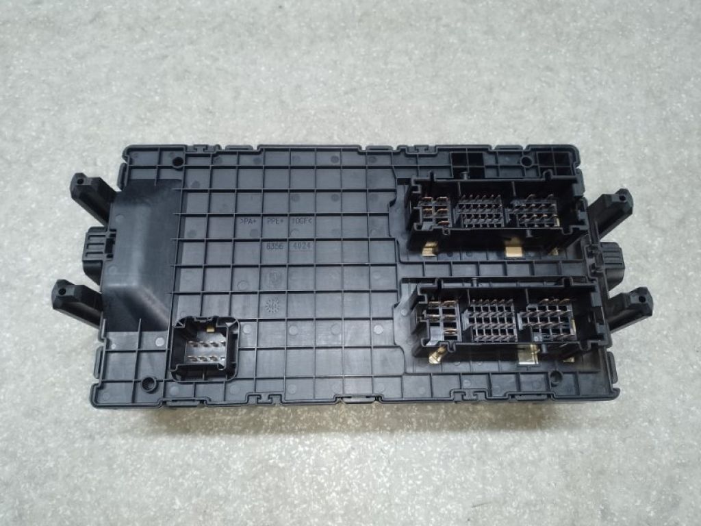 25796965 | Блок предохранителей моторный отсек HUMMER H3 05-10 - Фото 6