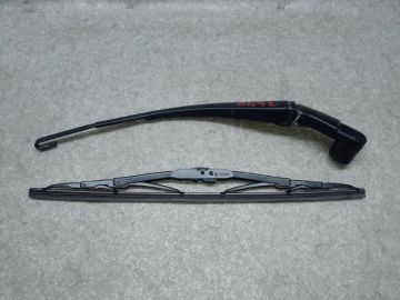 Поводок стеклоочистителя передний прав. HUMMER H3 05-10