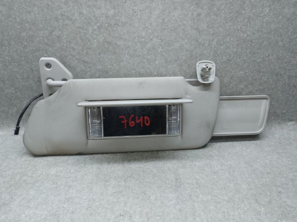 15296725 | Козырек солнцезащитный лев. HUMMER H3 05-10