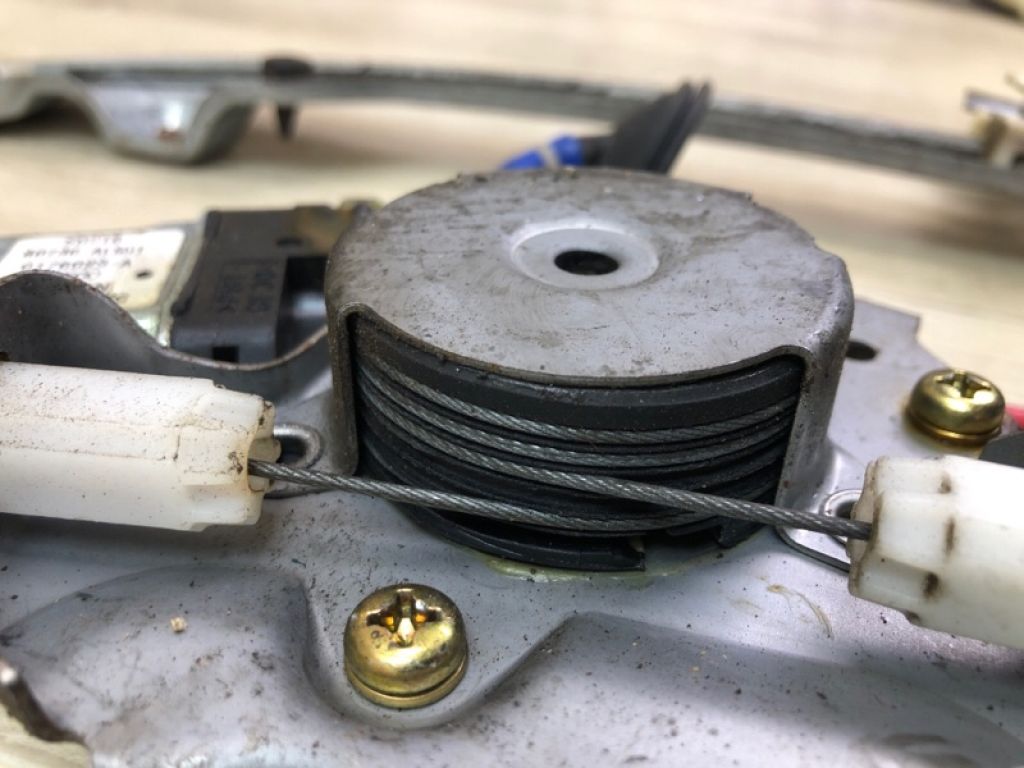 80720CL00A | Склопідйомник передн. прав. INFINITI FX S50 03-08 - Фото 4