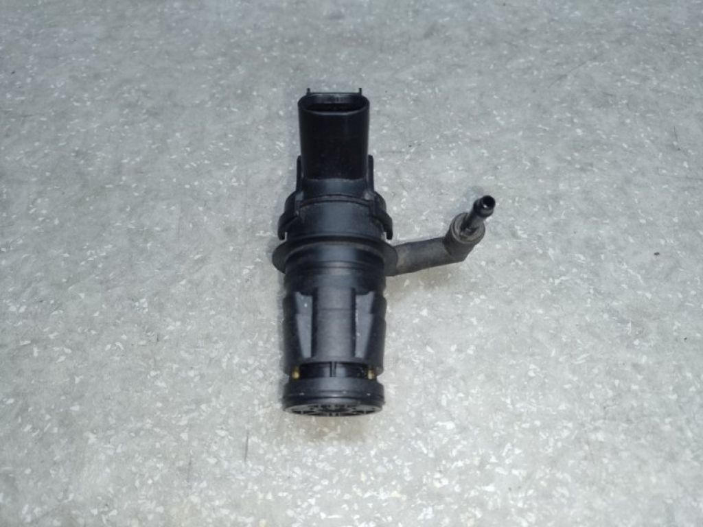 12335752 | Насос омивача скла передн. HUMMER H3 05-10