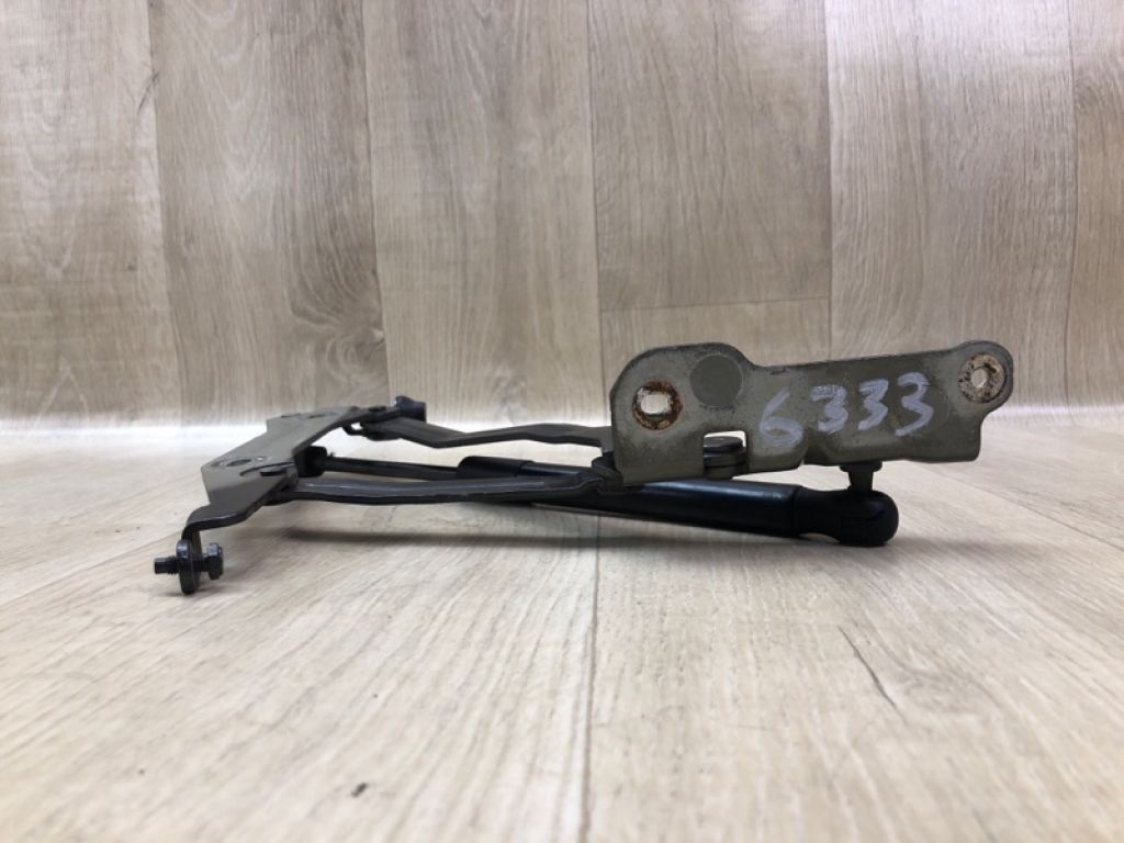 FR3Z-6342701-A | Петля кришки багажника лів. FORD MUSTANG 15- - Фото 3