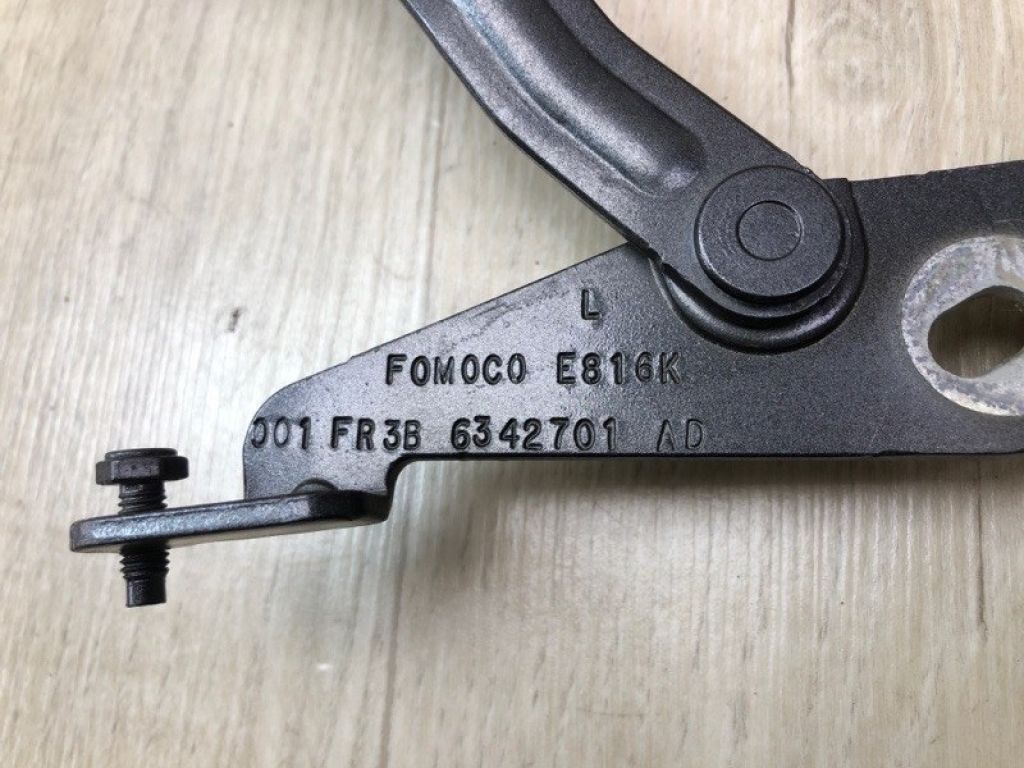 FR3Z-6342701-A | Петля кришки багажника лів. FORD MUSTANG 15- - Фото 5