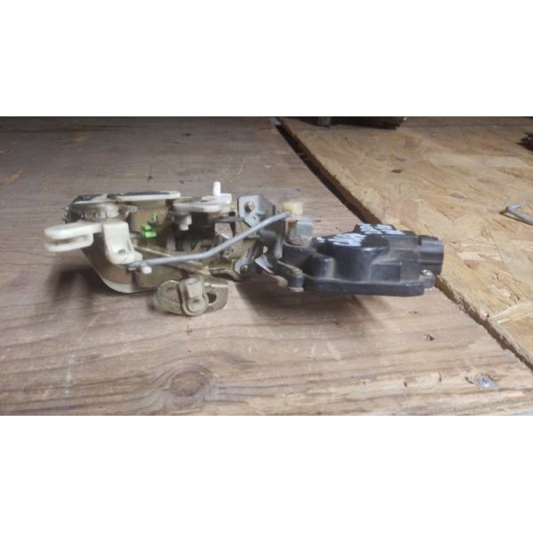 Замок двері задній правий MITSUBISHI GALANT 97-03 MR432296 — 5