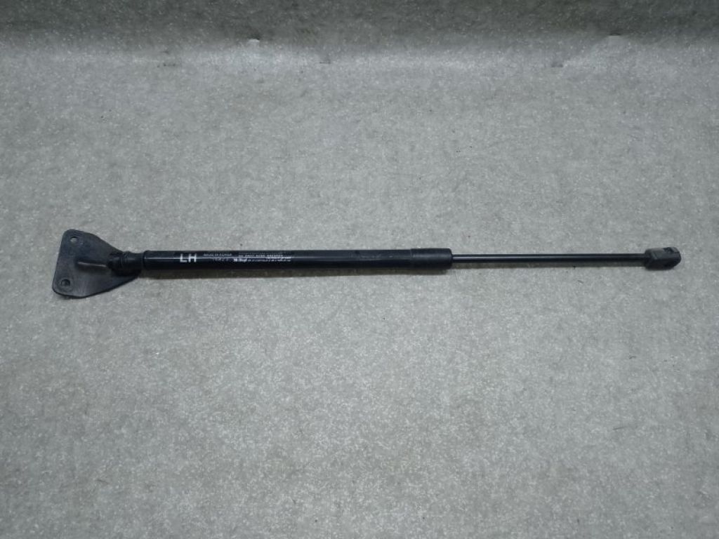 81770B2000 | Амортизатор кришки багажника лів. KIA SOUL PS 13-19