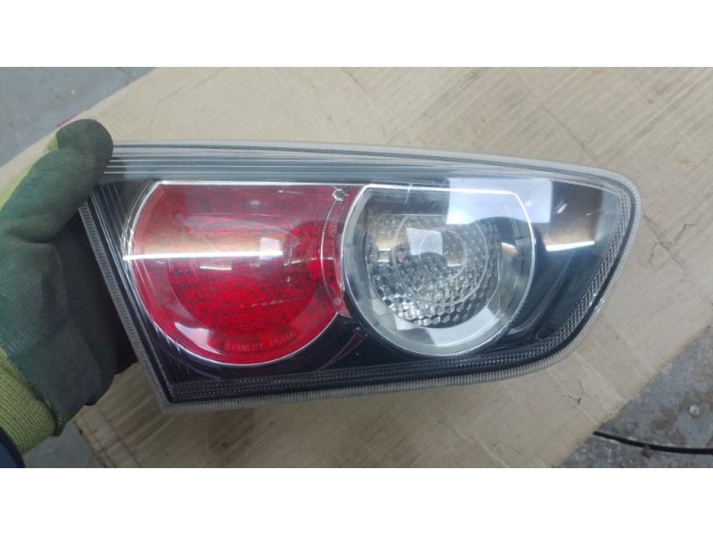 8330A625 | Ліхтар внутрішній задн. лів. MITSUBISHI LANCER X 10 07-15 - Фото 4