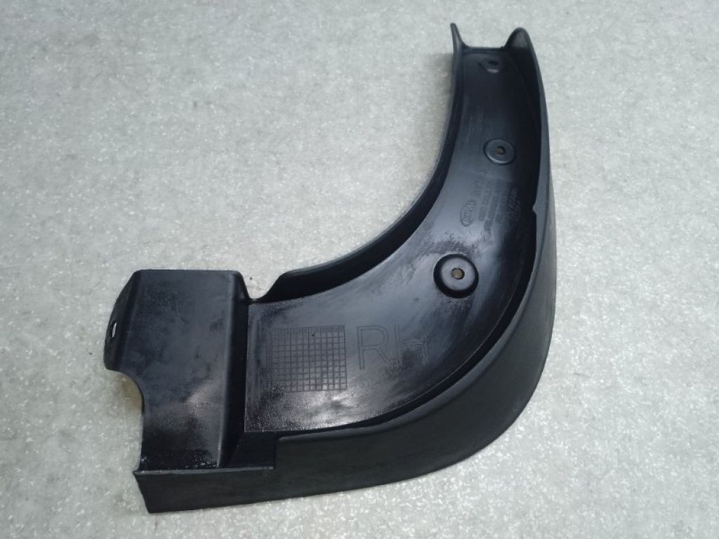 86832B2000 | Бризговик передн. прав. KIA SOUL PS 13-19