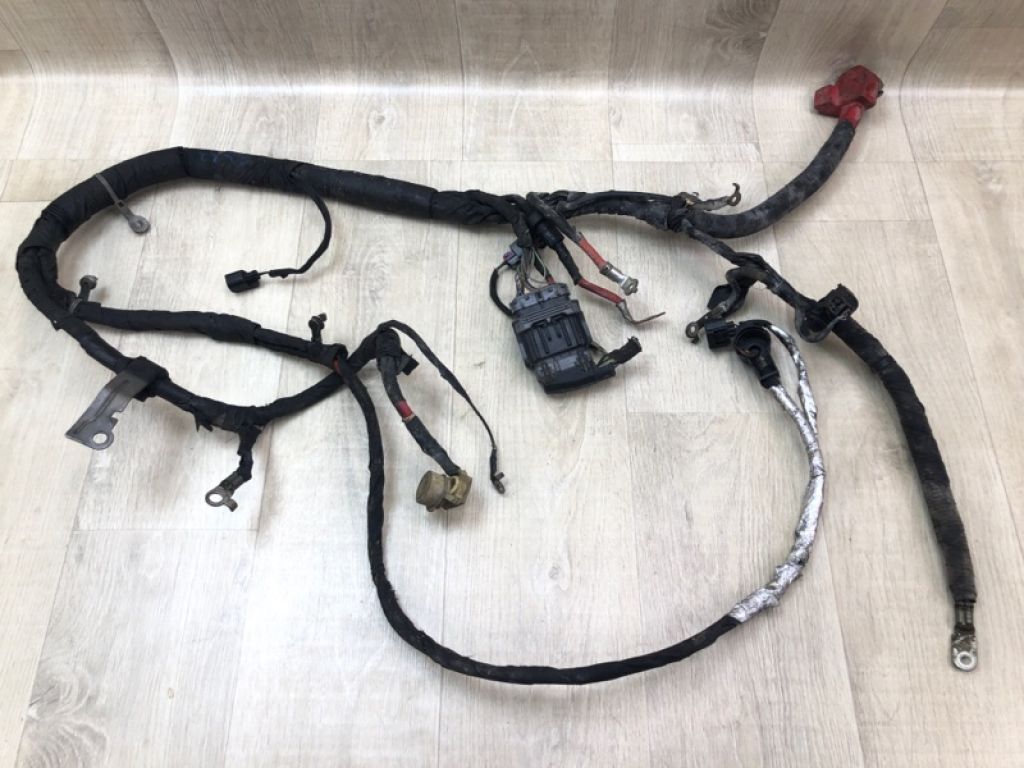 GR3Z-14300-AK | Клемма аккумулятора FORD MUSTANG 15-