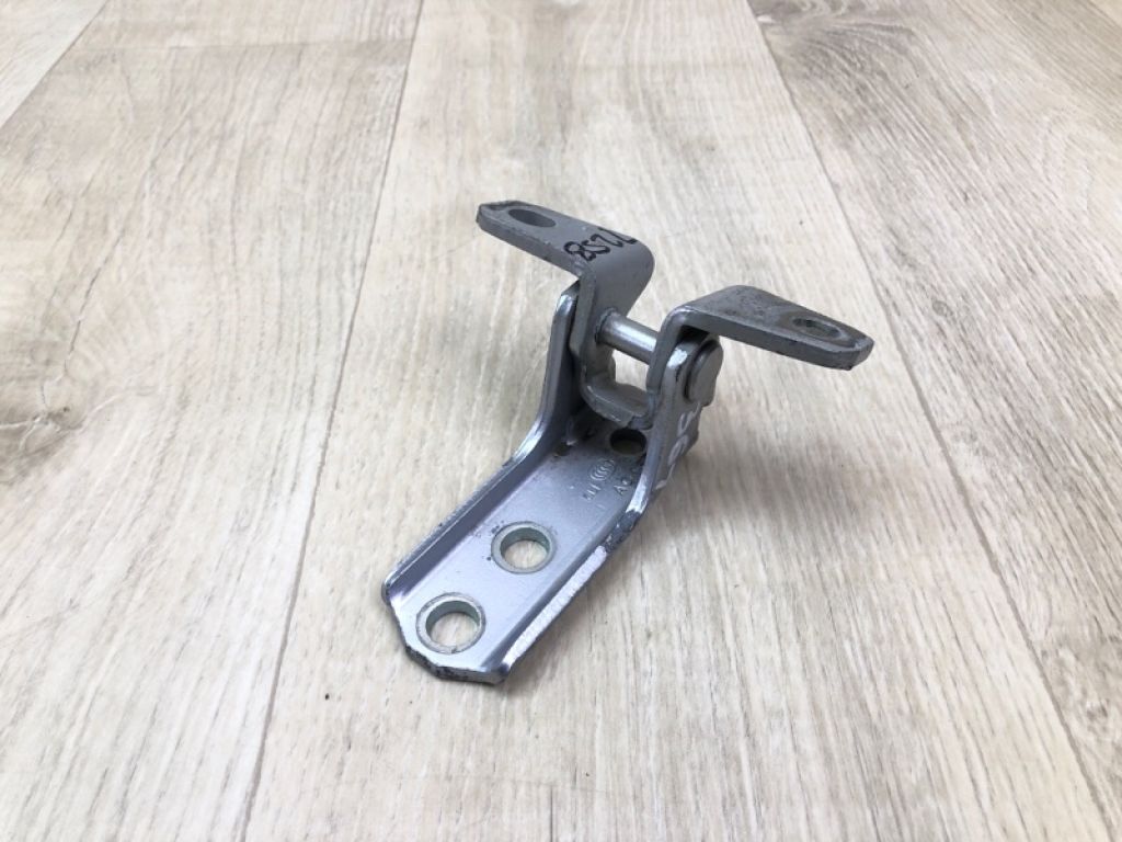 5702A063 | Петля двери верхняя передн. прав. MITSUBISHI OUTLANDER GF 12-