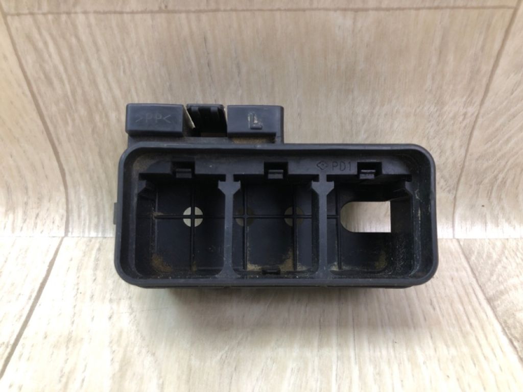 25237-AM600 | Корпус блоку запобіжників NISSAN X-TRAIL/ROGUE T32 13-20 - Фото 3