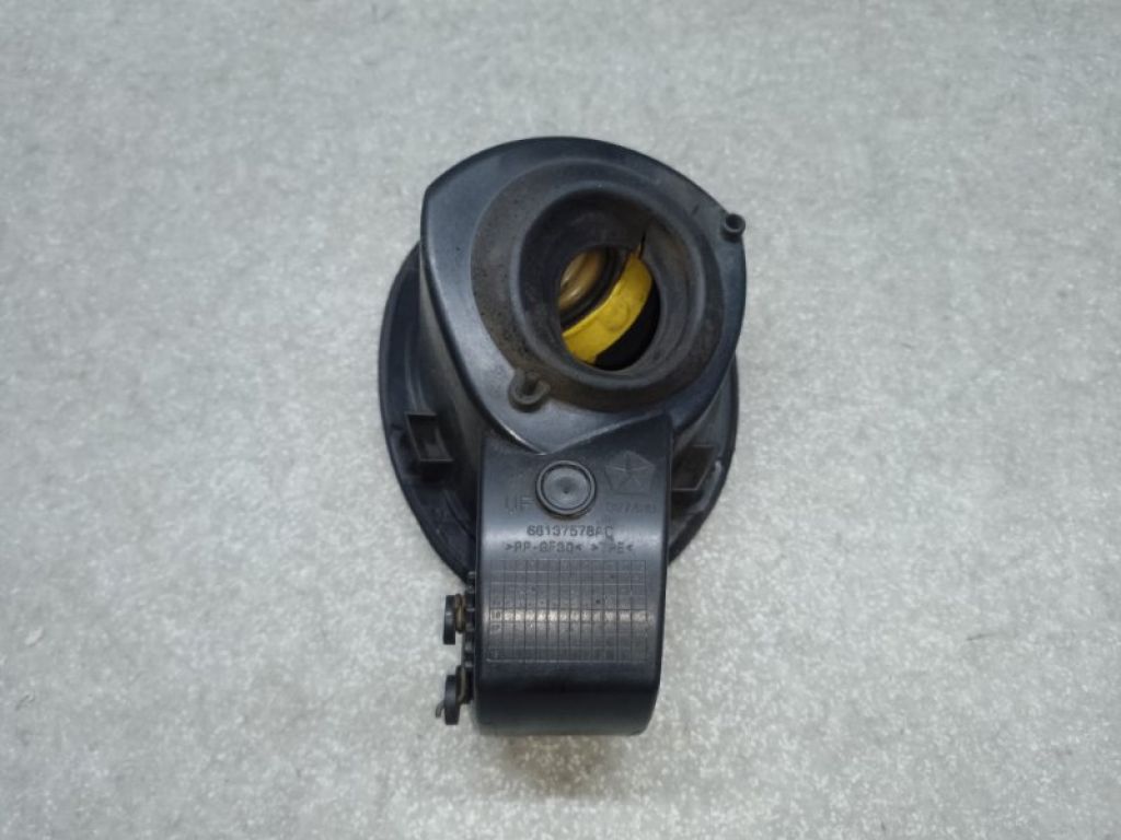 68137578AC | Лючок топливного бака CHRYSLER 200 14-16 - Фото 3