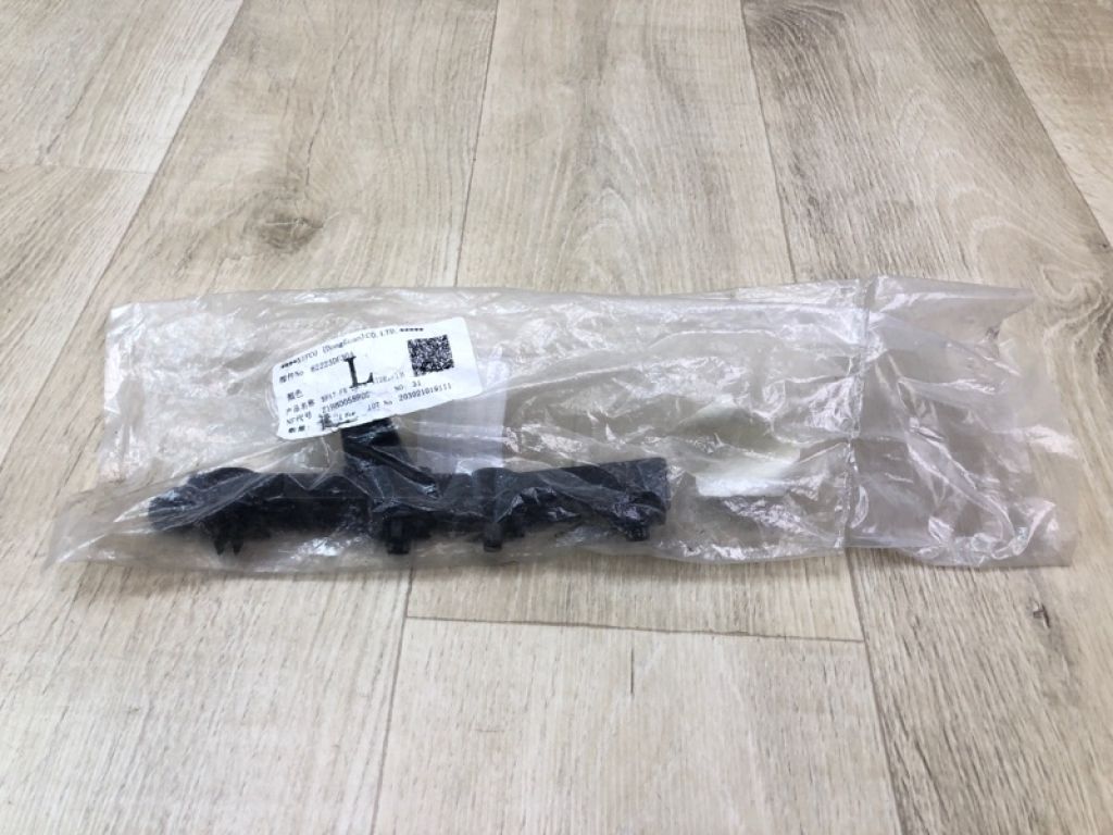 62223DF30A | Кронштейн переднього бампера лів. NISSAN QASHQAI/ROGUE SPORT 14-