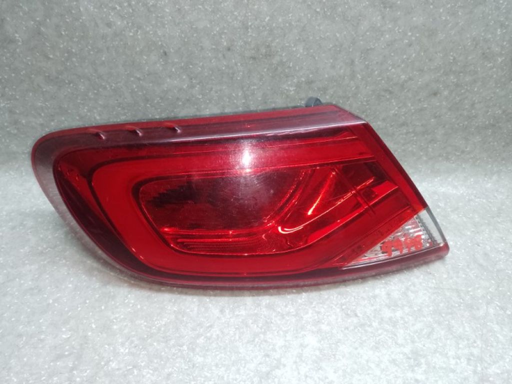 68110 361AA | Фонарь наружный лев. CHRYSLER 200 14-16