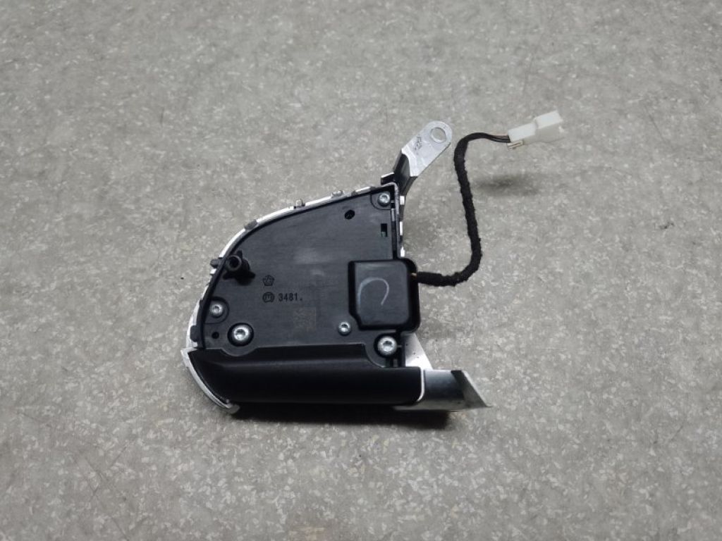 68245348AA | Кнопки на руль прав. CHRYSLER 200 14-16 - Фото 2