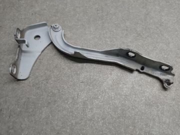 Петля капота лев. CHRYSLER 200 14-16