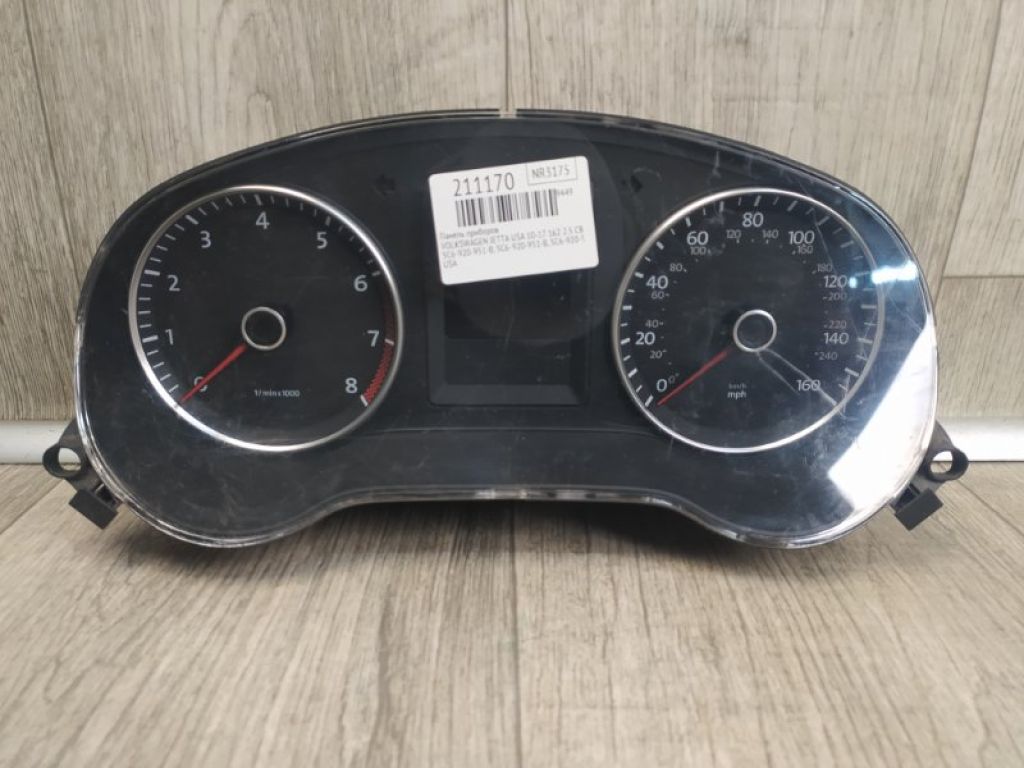 5C6 920 951 B | Панель приладів VOLKSWAGEN JETTA USA 10-17