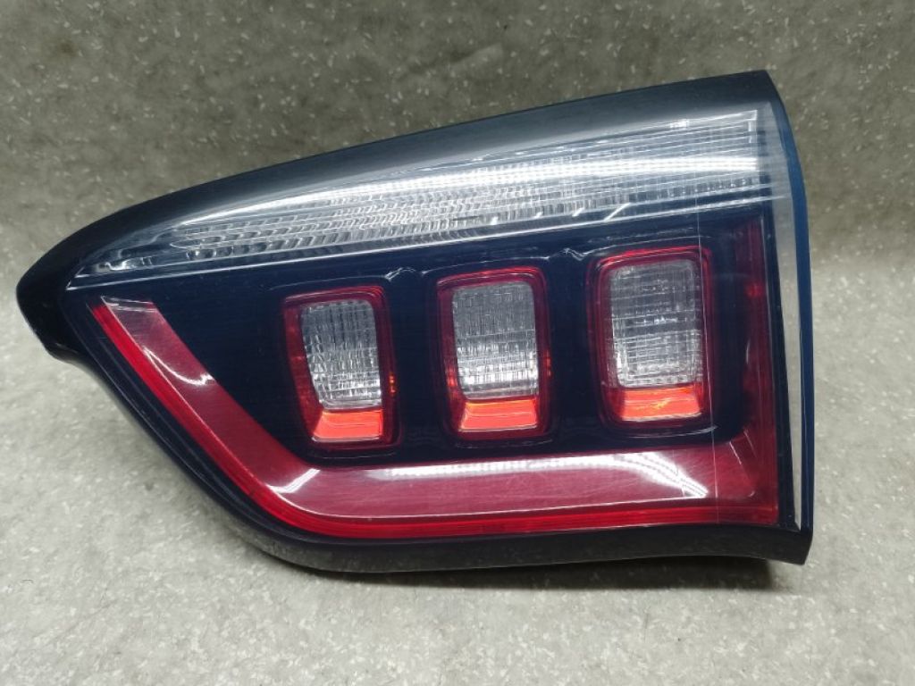 55112 836AB | Фонарь внутренний прав. JEEP COMPASS 17-21