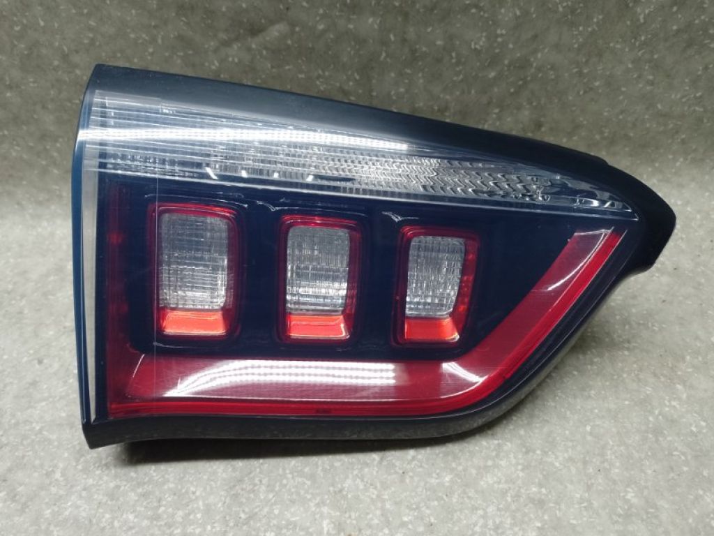 55112 837AB | Фонарь внутренний лев. JEEP COMPASS 17-21