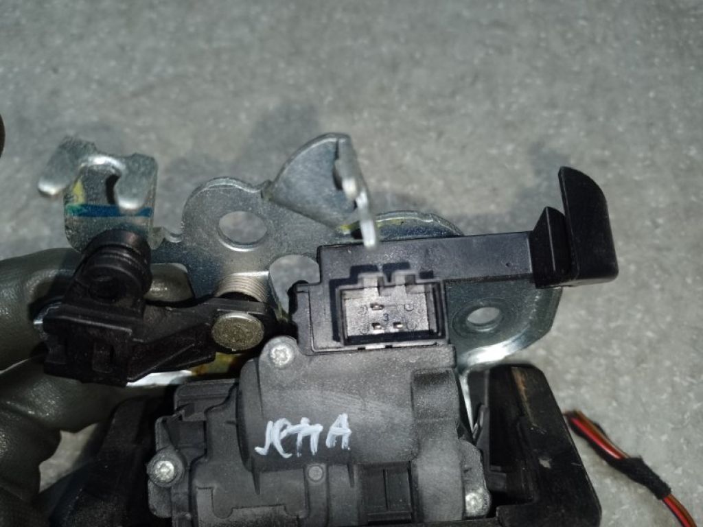 5C6827505C | Замок крышки багажника VOLKSWAGEN JETTA USA 10-17 - Фото 2