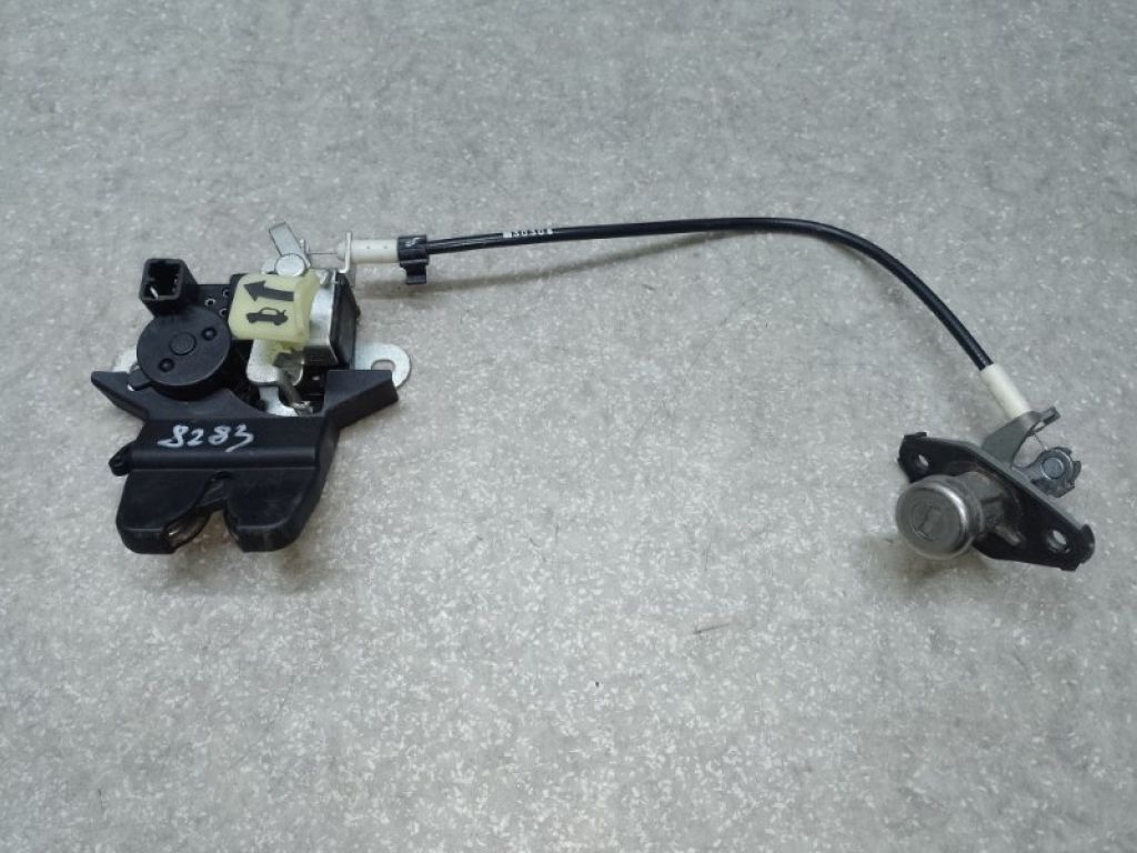 812303Q000 | Замок кришки багажника HYUNDAI SONATA YF 10-14
