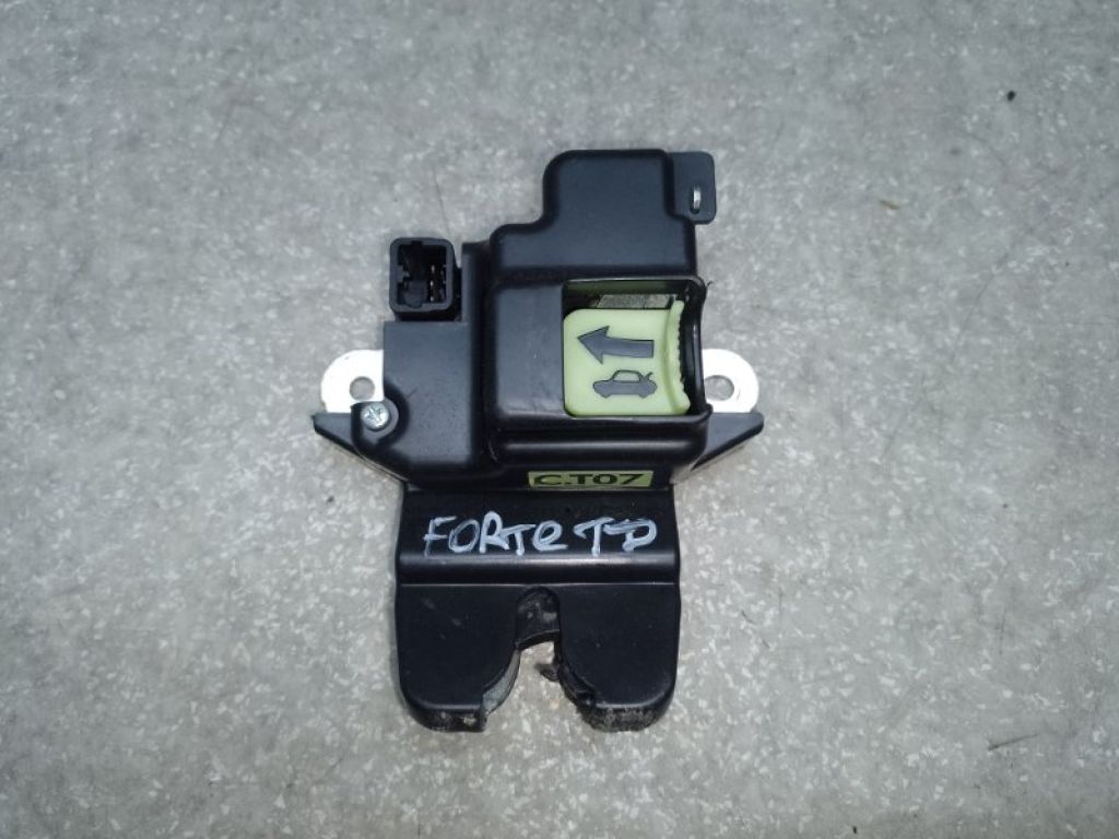 81230-1M050 | Замок кришки багажника KIA FORTE/CERATO TD 08-13