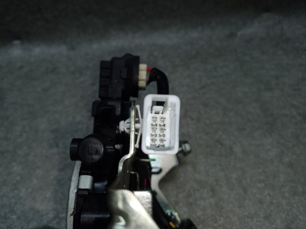 63032AL000 | Замок крышки багажника SUBARU OUTBACK BS 14-21 - Фото 4