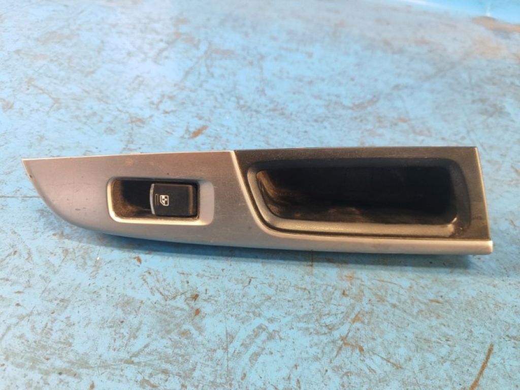 83071FJ180 | Кнопка стеклоподъемника задн. прав. SUBARU CROSSTREK 12-17