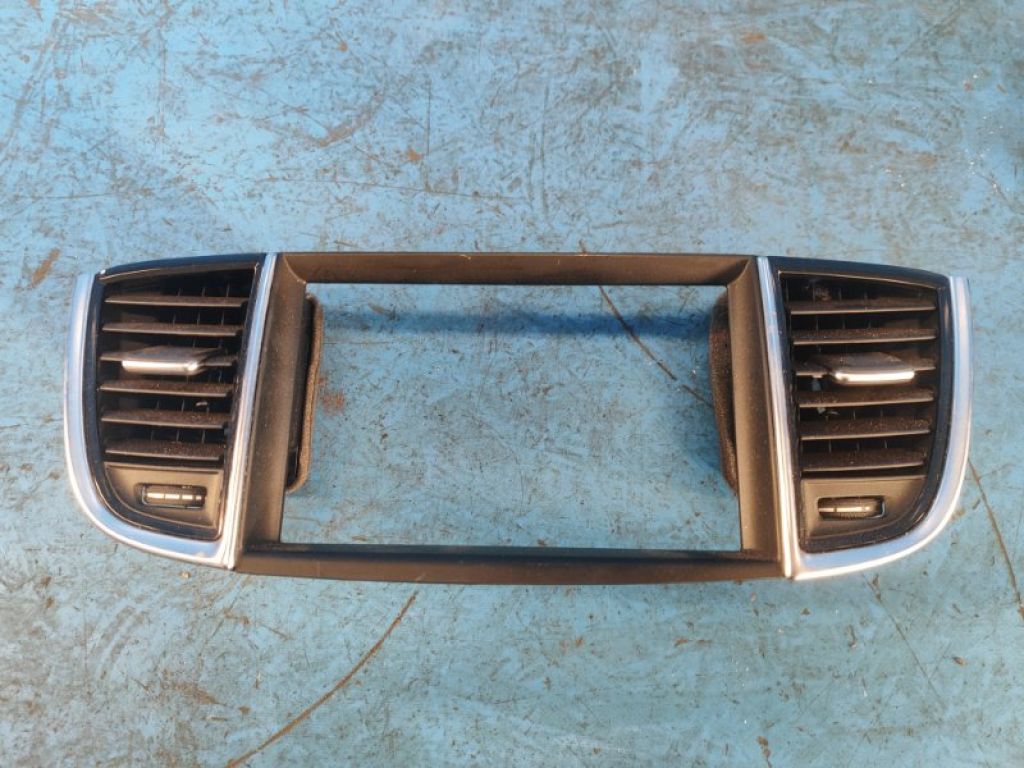 68270-5NA0A | Дефлектор воздушный передн. INFINITI QX50 18-