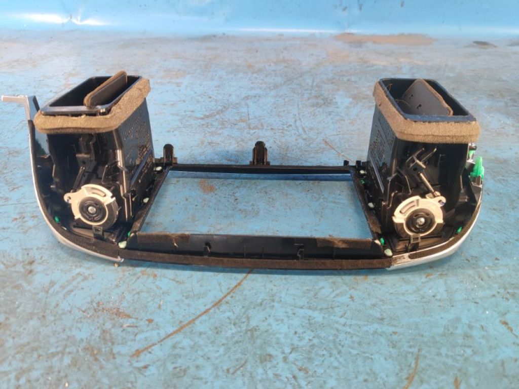 68270-5NA0A | Дефлектор воздушный передн. INFINITI QX50 18- - Фото 5