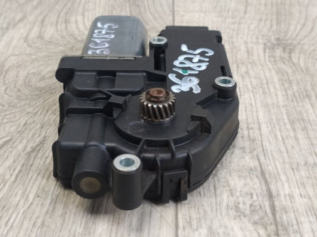 70450-TX6-A01 | Моторчик люка ACURA ILX 12-16 - Фото 4