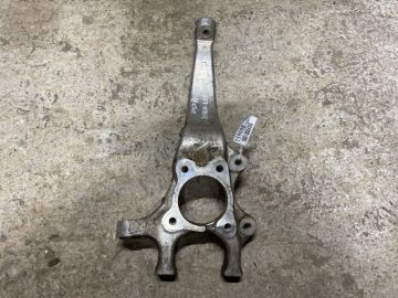 Кулак поворотний передн. лів. LEXUS GS350 GS300 05-11