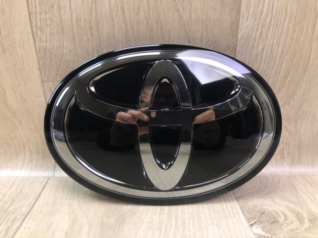 53141-71010 | Емблема передн. TOYOTA LAND CRUISER 200 08-21