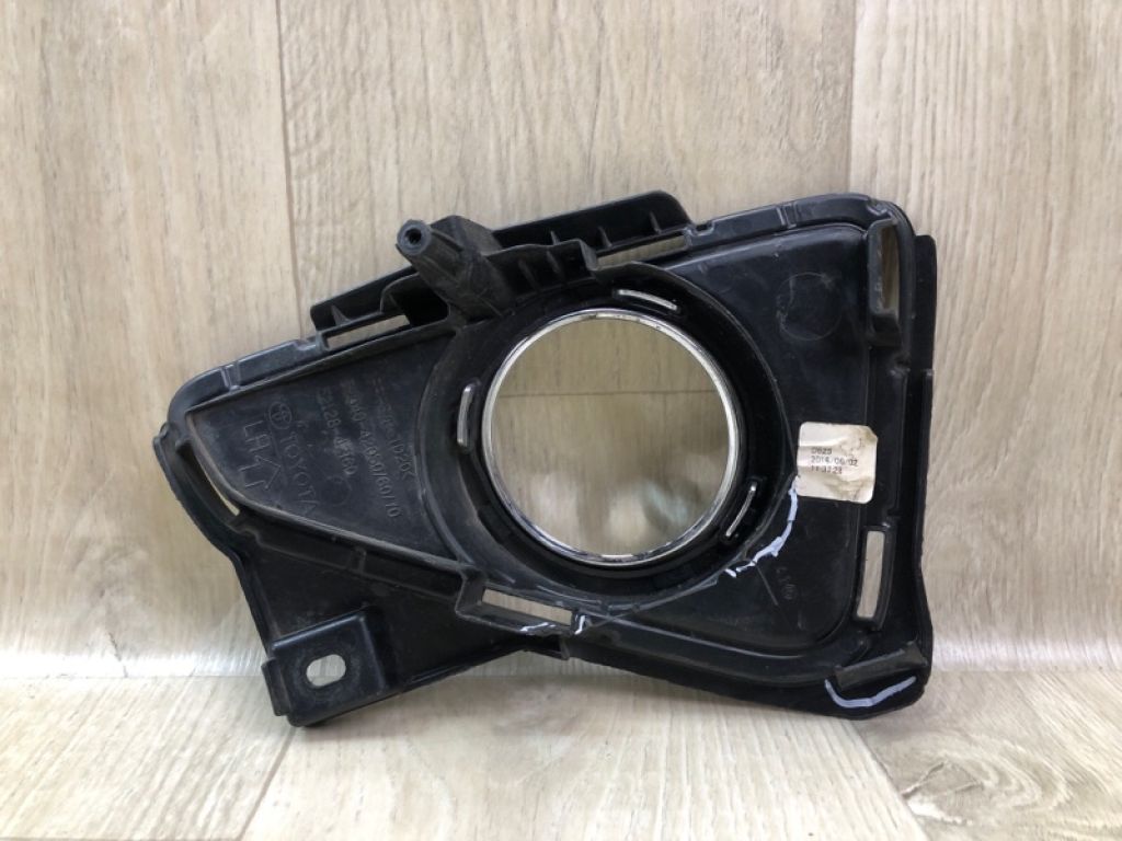 52040-42050 | Накладка протитуманної фари передн. лів. TOYOTA RAV4 13-19 - Фото 2