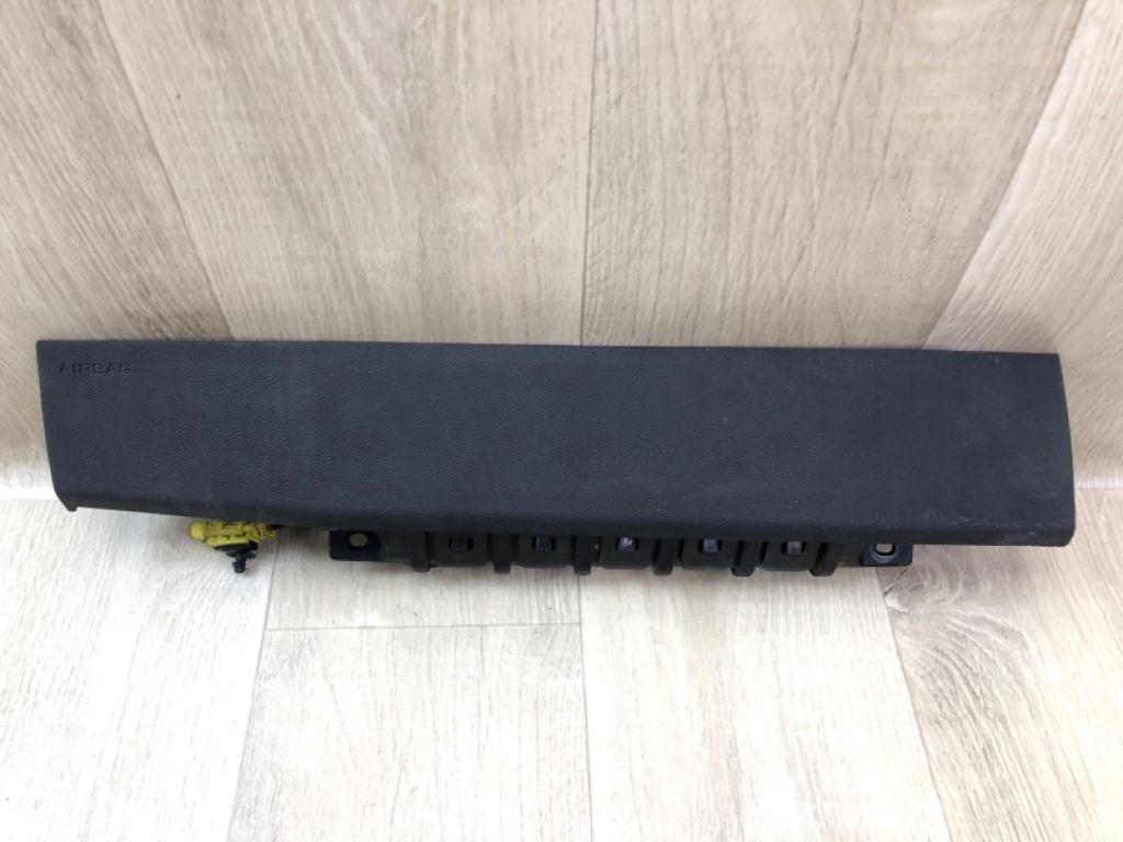 22821936 | Подушка безопасности в колени лев. CHEVROLET VOLT 10-15