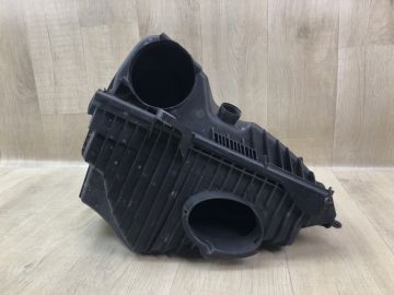 Корпус воздушного фильтра прав. PORSCHE CAYENNE 10-18