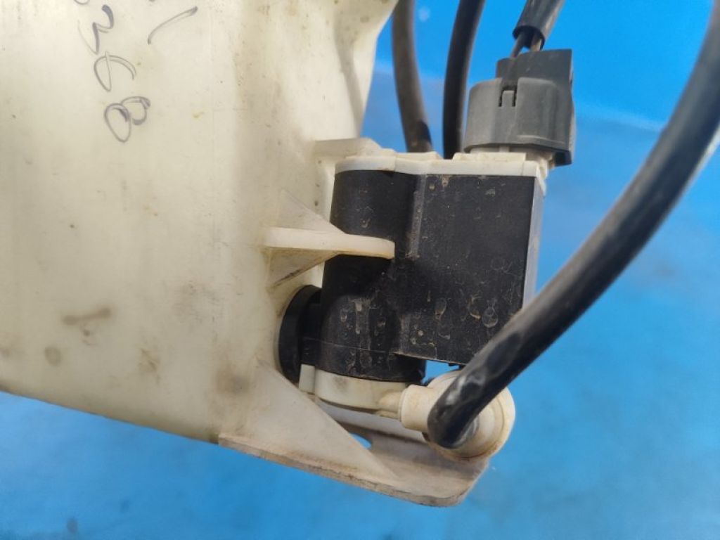 98610-2V000 | Бачок омивача HYUNDAI VELOSTER 11-18 - Фото 6