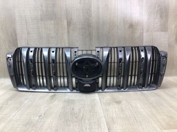 Решітка радіатора TOYOTA LAND CRUISER PRADO 150 09-17