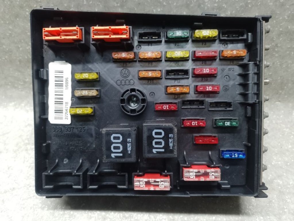 3C0937125 | Блок предохранителей моторный отсек VOLKSWAGEN PASSAT CC 08-12